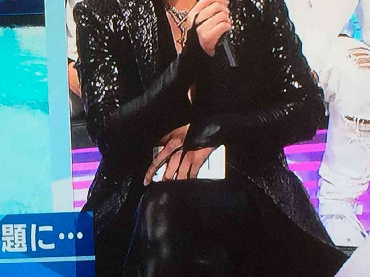 ゴールデンボンバー『Mステ』で新曲“無料配布” CD不況訴え配信用「QRコード」映す
