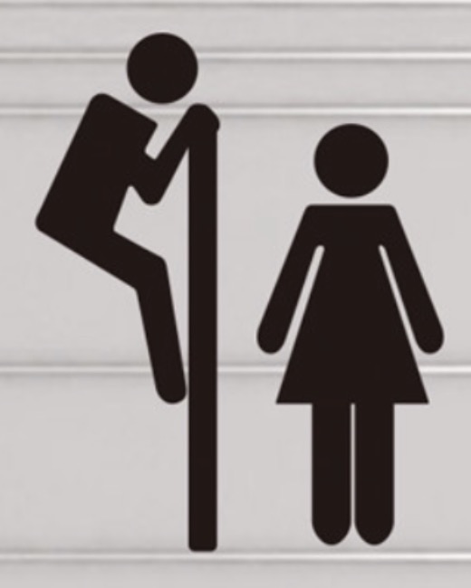 女性トイレ侵入は「おなか痛くて」…男性無罪に