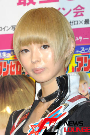 最上もが　金髪からイメチェンも黒髪には戻さず