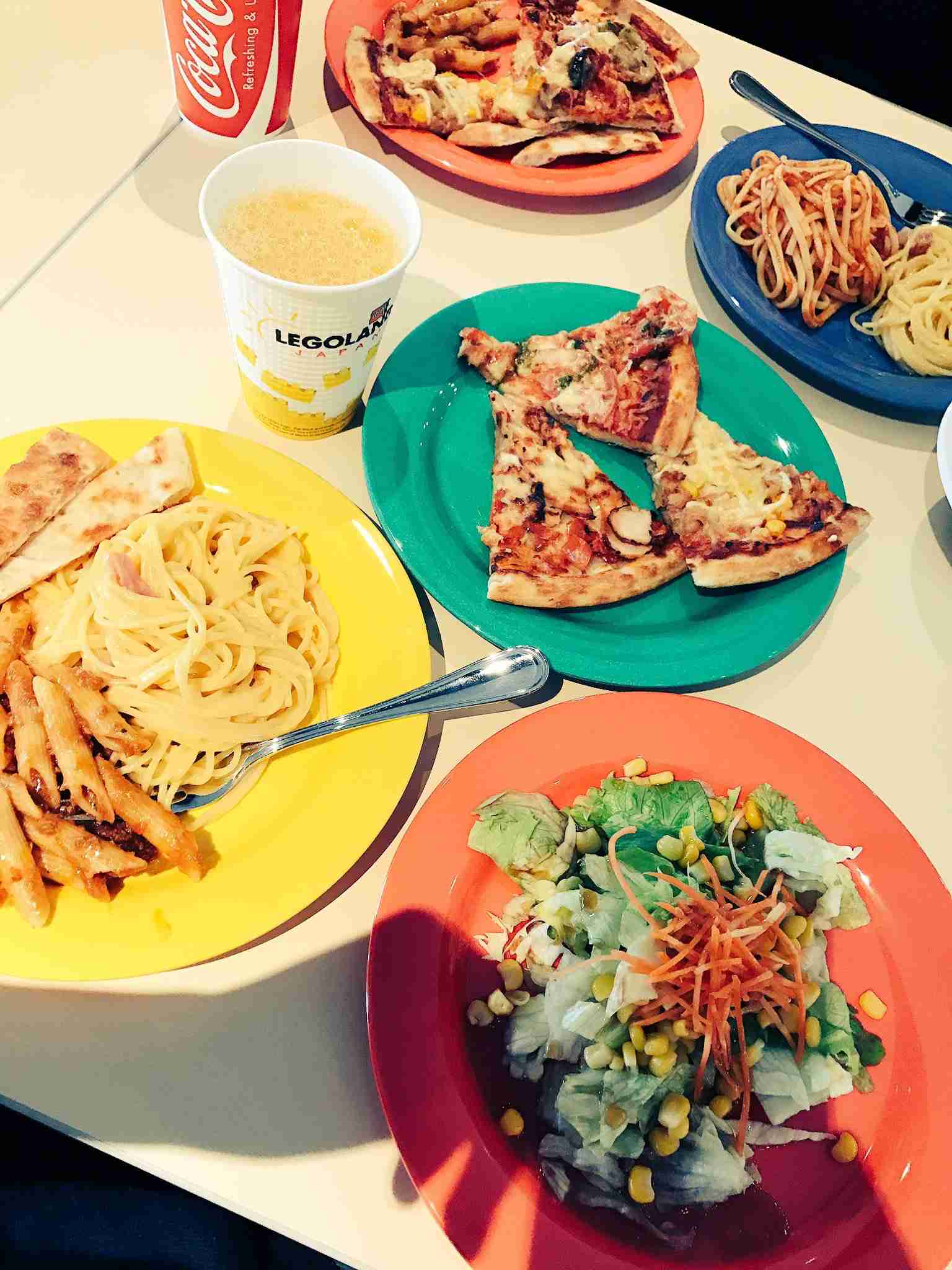 【悲報】本日オープンの「レゴランド」飯が高すぎるとSNSで炎上！愛知万博の悪夢再来か！