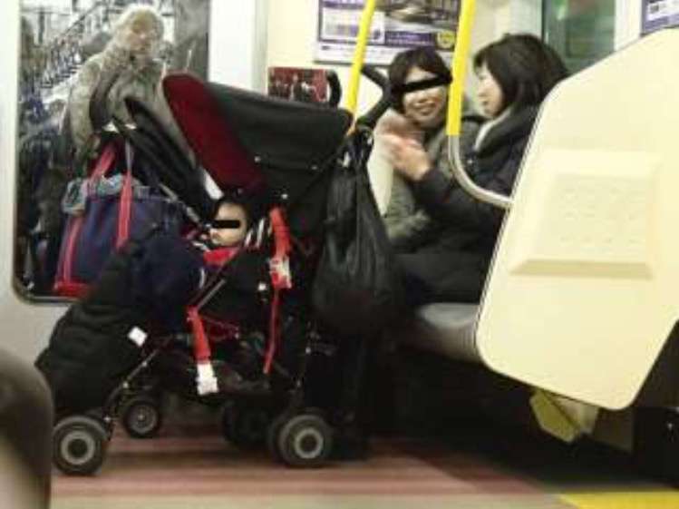 「これは優先エレベーターです。誰か降りて」 ベビーカーママの訴えに意見分かれる