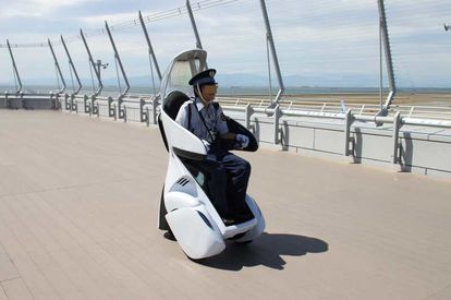 「これは優先エレベーターです。誰か降りて」 ベビーカーママの訴えに意見分かれる