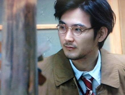 メガネ+芸能人が見たいです。