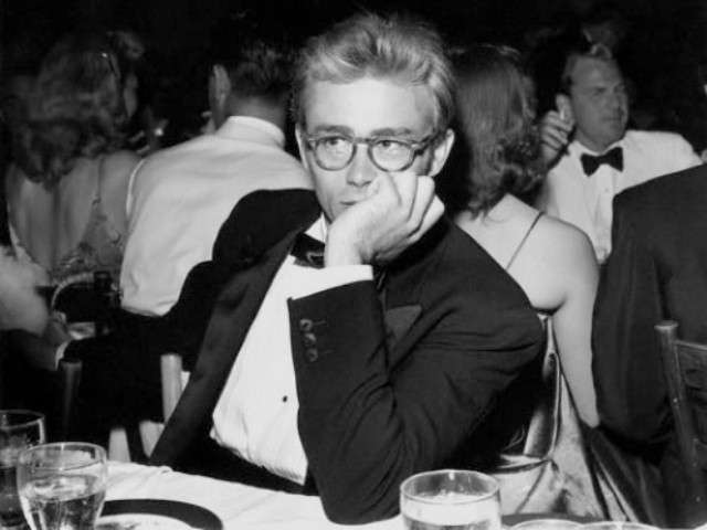 メガネ+芸能人が見たいです。