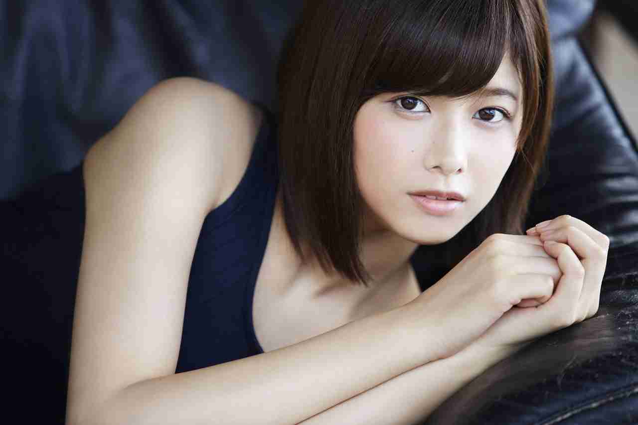 女性アイドルの美しいメイク画像を貼るトピ