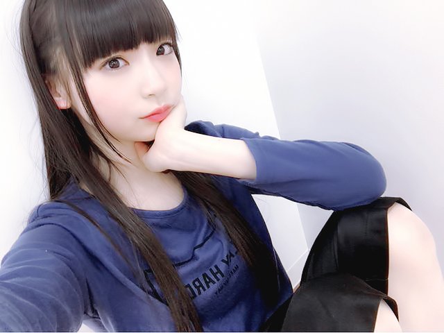 女性アイドルの美しいメイク画像を貼るトピ