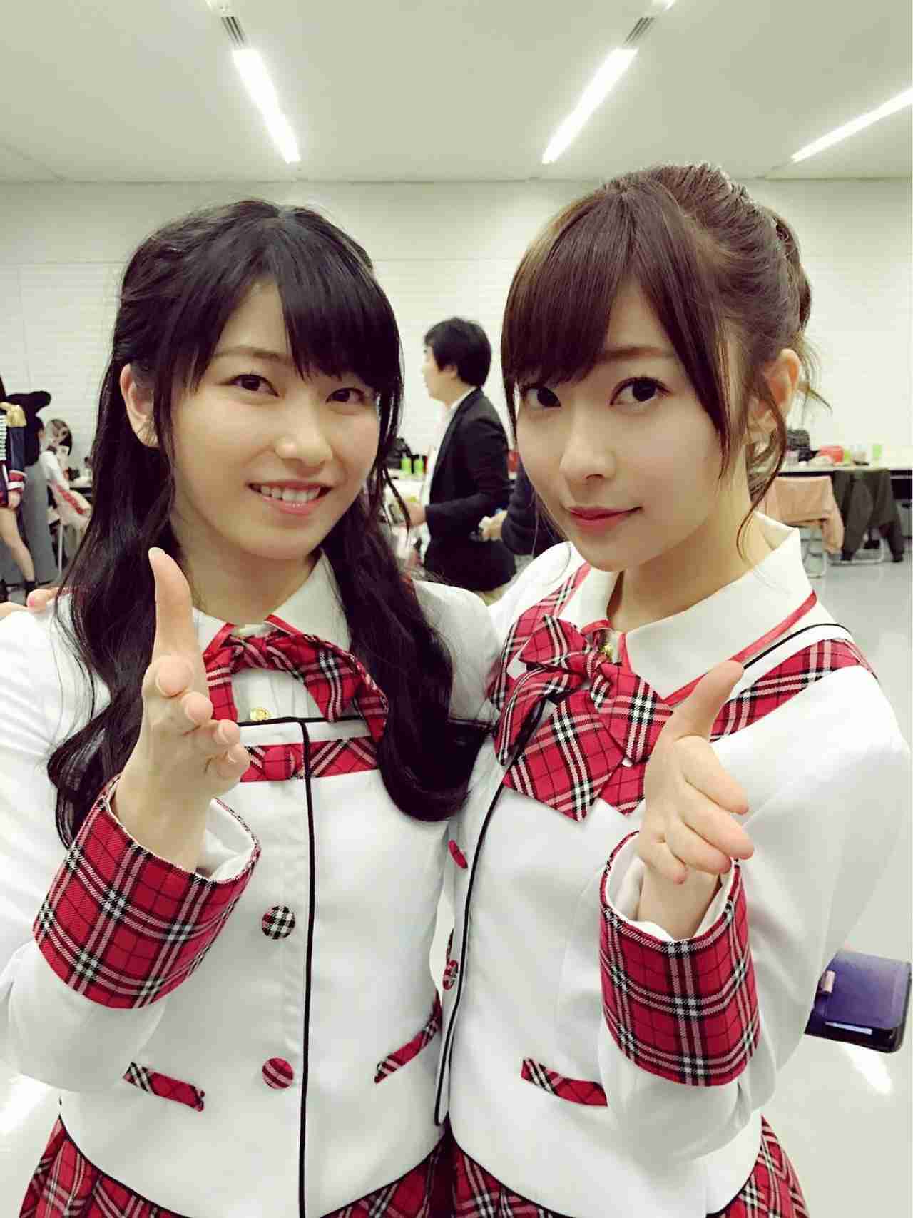 女性アイドルの美しいメイク画像を貼るトピ