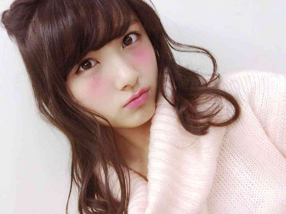女性アイドルの美しいメイク画像を貼るトピ