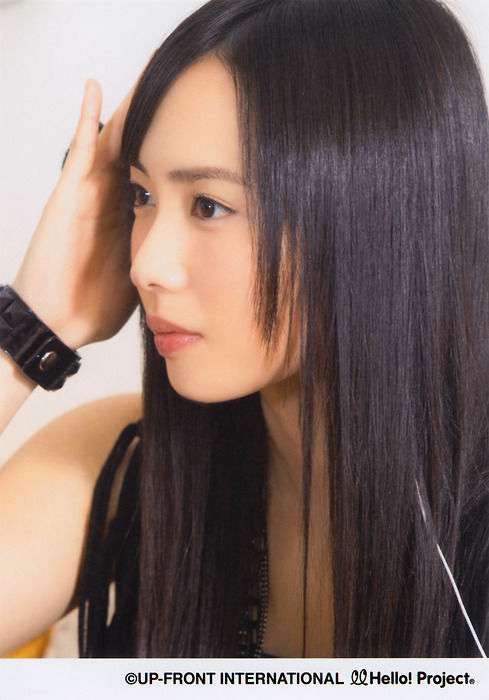 女性アイドルの美しいメイク画像を貼るトピ
