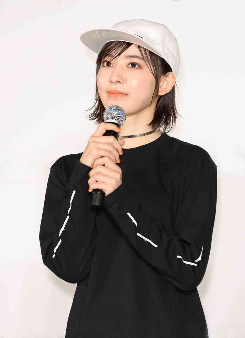 女性アイドルの美しいメイク画像を貼るトピ