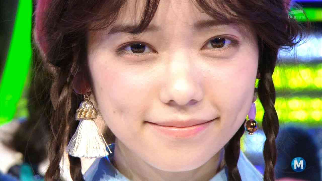 女性アイドルの美しいメイク画像を貼るトピ