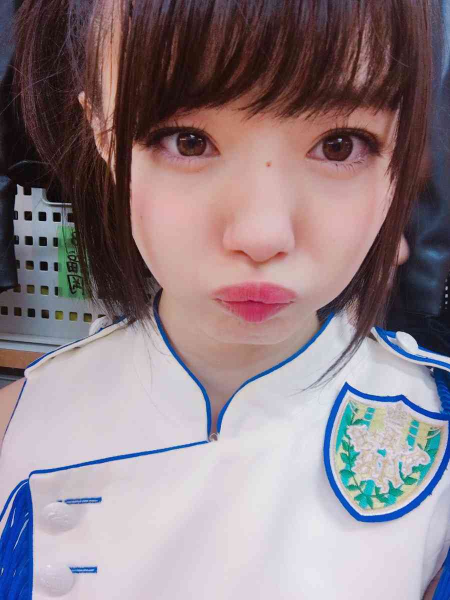 女性アイドルの美しいメイク画像を貼るトピ