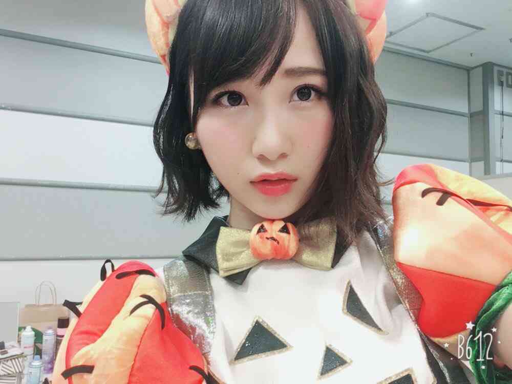 女性アイドルの美しいメイク画像を貼るトピ