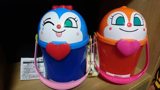 色んな所のポップコーンバケットが集まるトピ