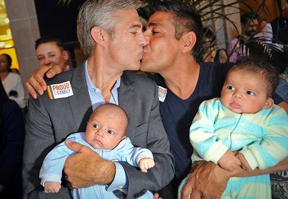 同性カップルを「養育里親」に認定 大阪市