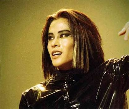 ロン毛の男性をひたすら貼っていくトピ。