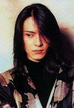 ロン毛の男性をひたすら貼っていくトピ。