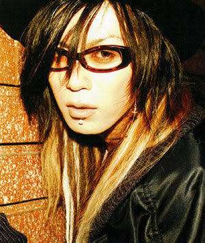 ロン毛の男性をひたすら貼っていくトピ。