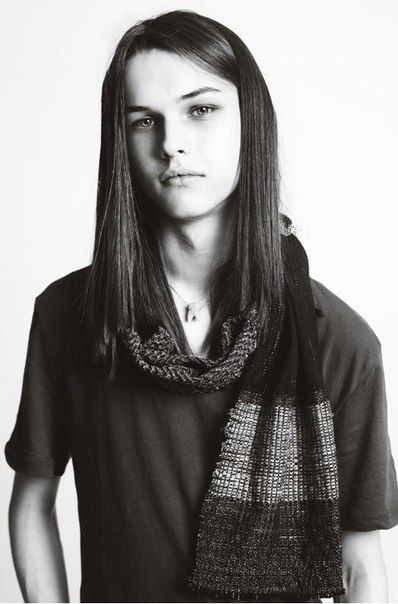 ロン毛の男性をひたすら貼っていくトピ。