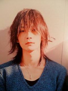 ロン毛の男性をひたすら貼っていくトピ。