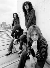 ロン毛の男性をひたすら貼っていくトピ。