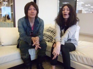 ロン毛の男性をひたすら貼っていくトピ。