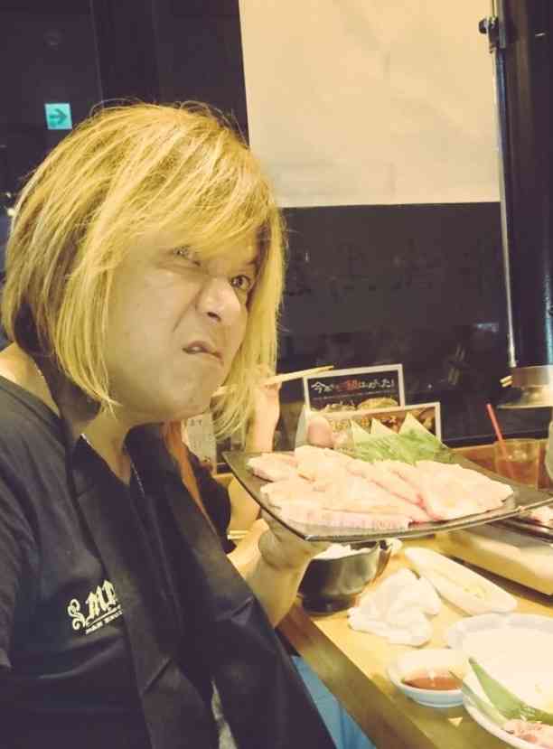 ロン毛の男性をひたすら貼っていくトピ。