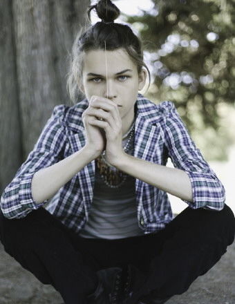 ロン毛の男性をひたすら貼っていくトピ。