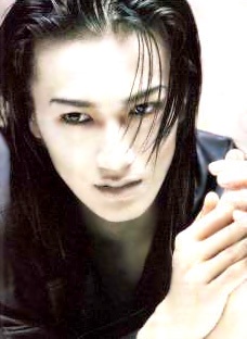 ロン毛の男性をひたすら貼っていくトピ。