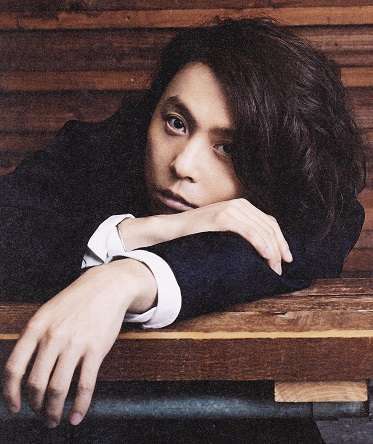 ロン毛の男性をひたすら貼っていくトピ。