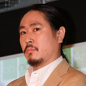 ロン毛の男性をひたすら貼っていくトピ。