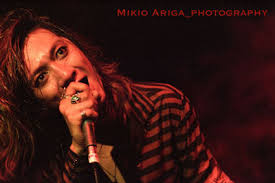 ロン毛の男性をひたすら貼っていくトピ。