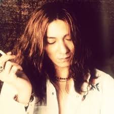 ロン毛の男性をひたすら貼っていくトピ。