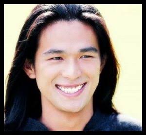 ロン毛の男性をひたすら貼っていくトピ。