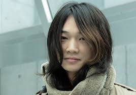 ロン毛の男性をひたすら貼っていくトピ。