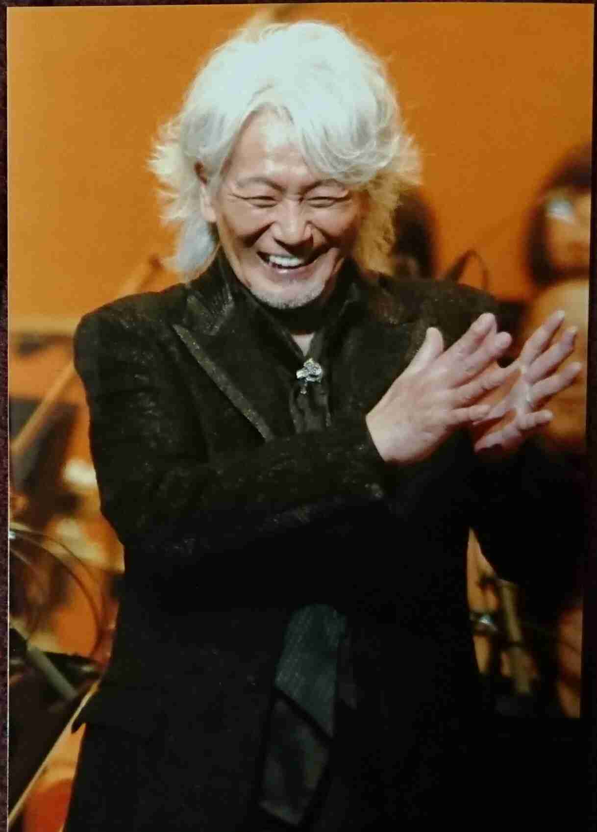 ロン毛の男性をひたすら貼っていくトピ。