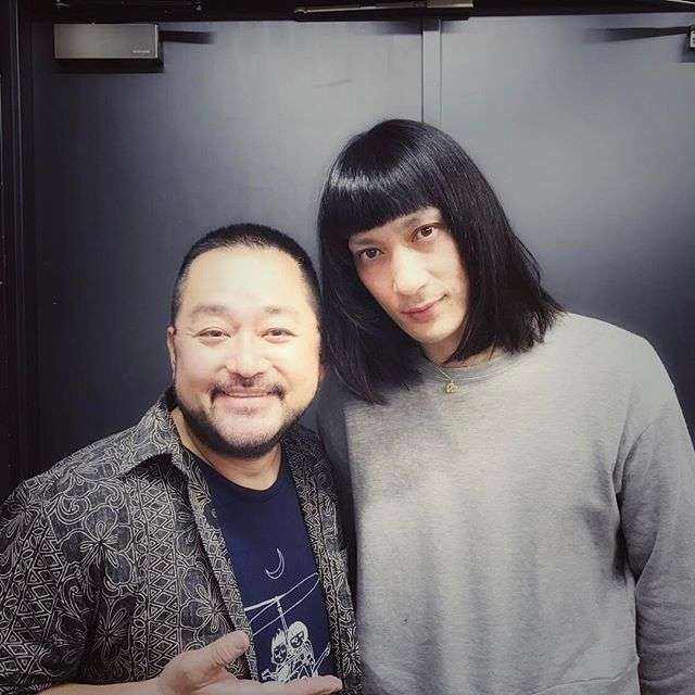 ロン毛の男性をひたすら貼っていくトピ。