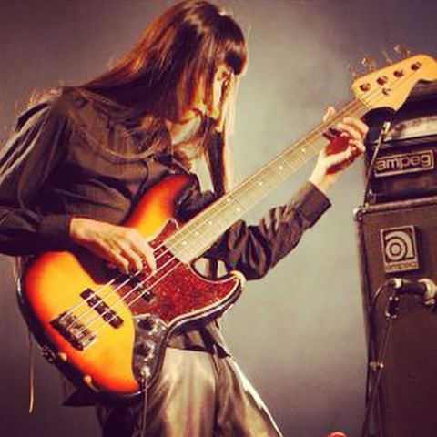 ロン毛の男性をひたすら貼っていくトピ。