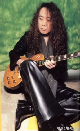 ロン毛の男性をひたすら貼っていくトピ。