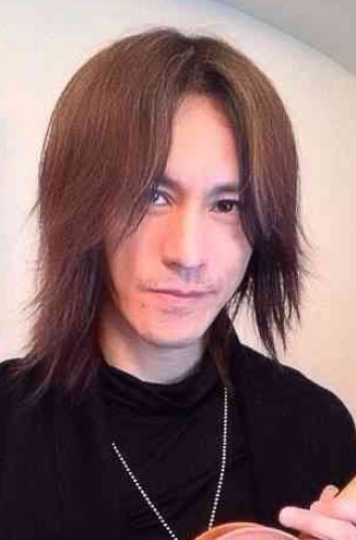 ロン毛の男性をひたすら貼っていくトピ。