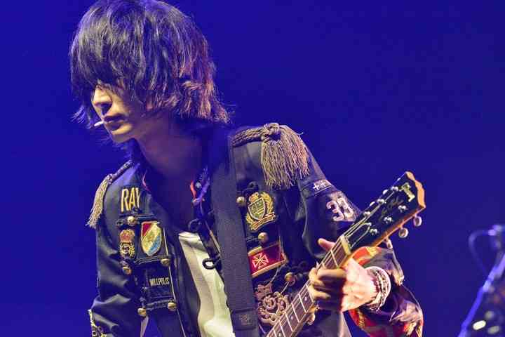 ロン毛の男性をひたすら貼っていくトピ。