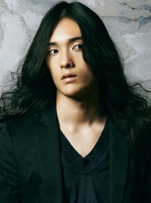 ロン毛の男性をひたすら貼っていくトピ。