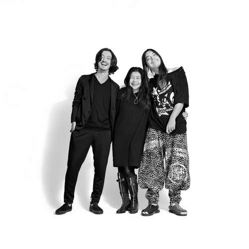 ロン毛の男性をひたすら貼っていくトピ。