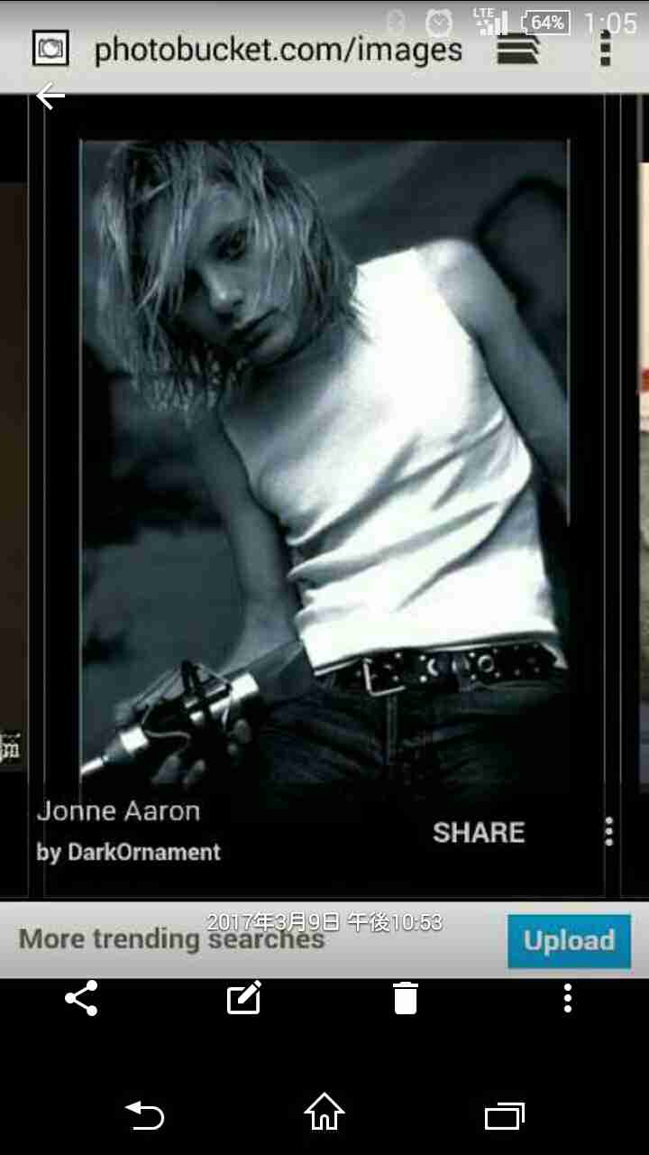 ロン毛の男性をひたすら貼っていくトピ。