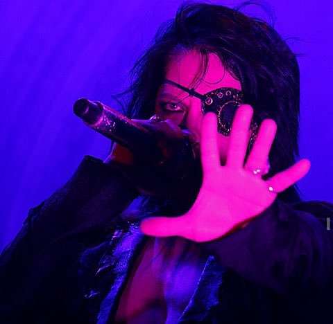 ロン毛の男性をひたすら貼っていくトピ。