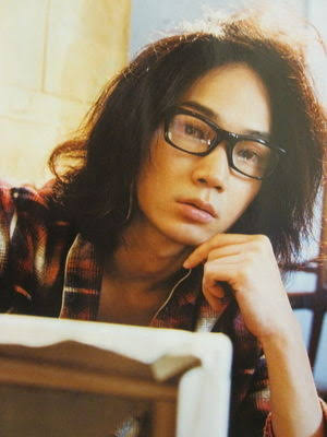 ロン毛の男性をひたすら貼っていくトピ。