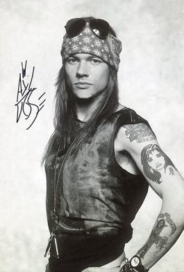 ロン毛の男性をひたすら貼っていくトピ。