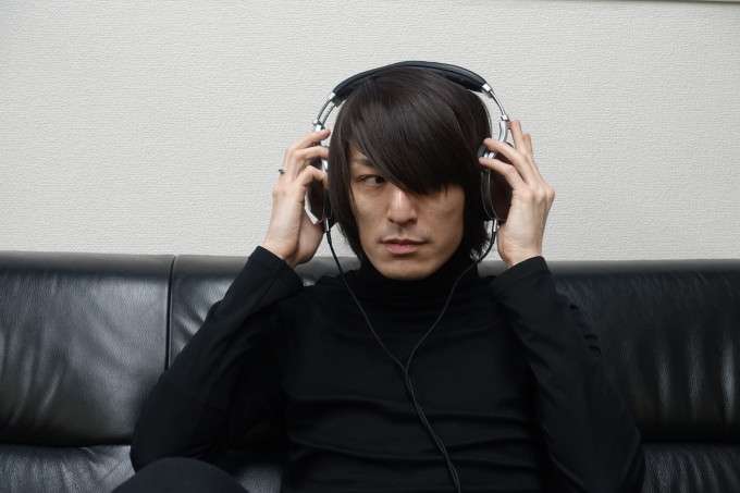 ロン毛の男性をひたすら貼っていくトピ。