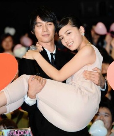 川口春奈、“ぱっつん前髪”のニューヘアに「お人形さんみたい！」「可愛さ倍増」絶賛の声