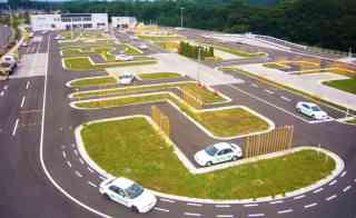 自動車学校に通っている方~
